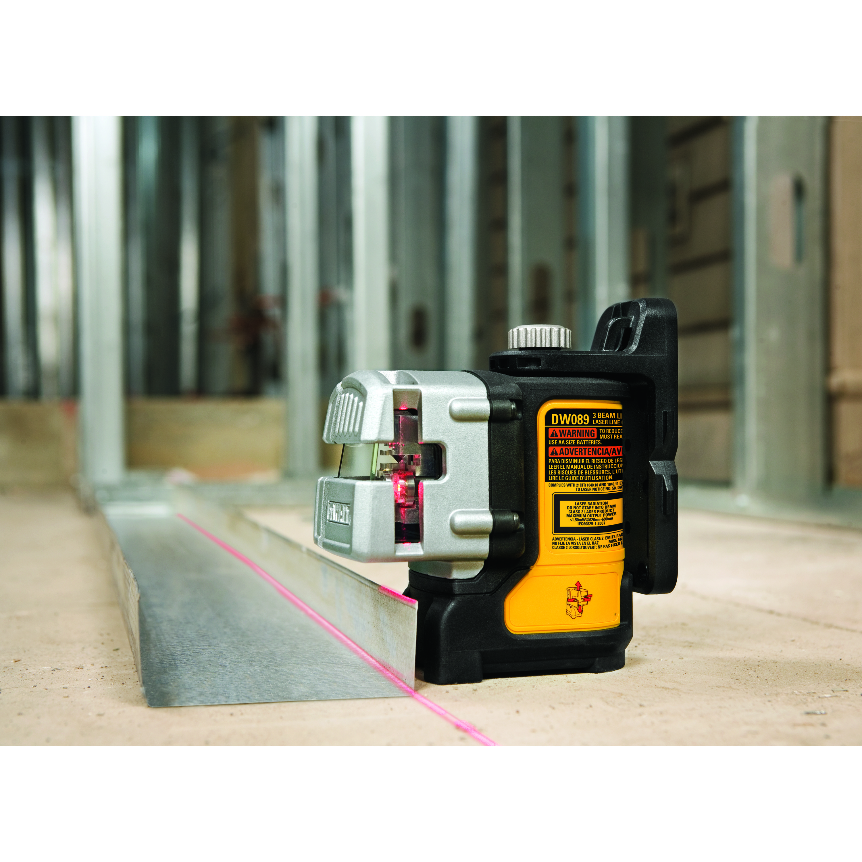 DeWALT® DW083K Electronic Self-Leveling Rotary Laser Level Kit - 100 ft -  +/-1/4 in at 100 ft - +/-4 deg Auto Leveling