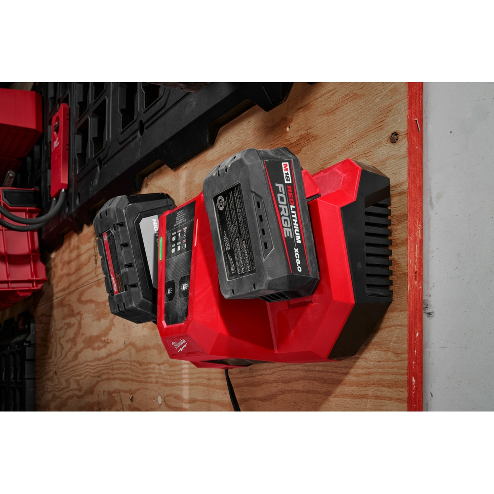 White Cap | Milwaukee M18 DUAL BAY SIMULTANEOUS SUPER CHARGER