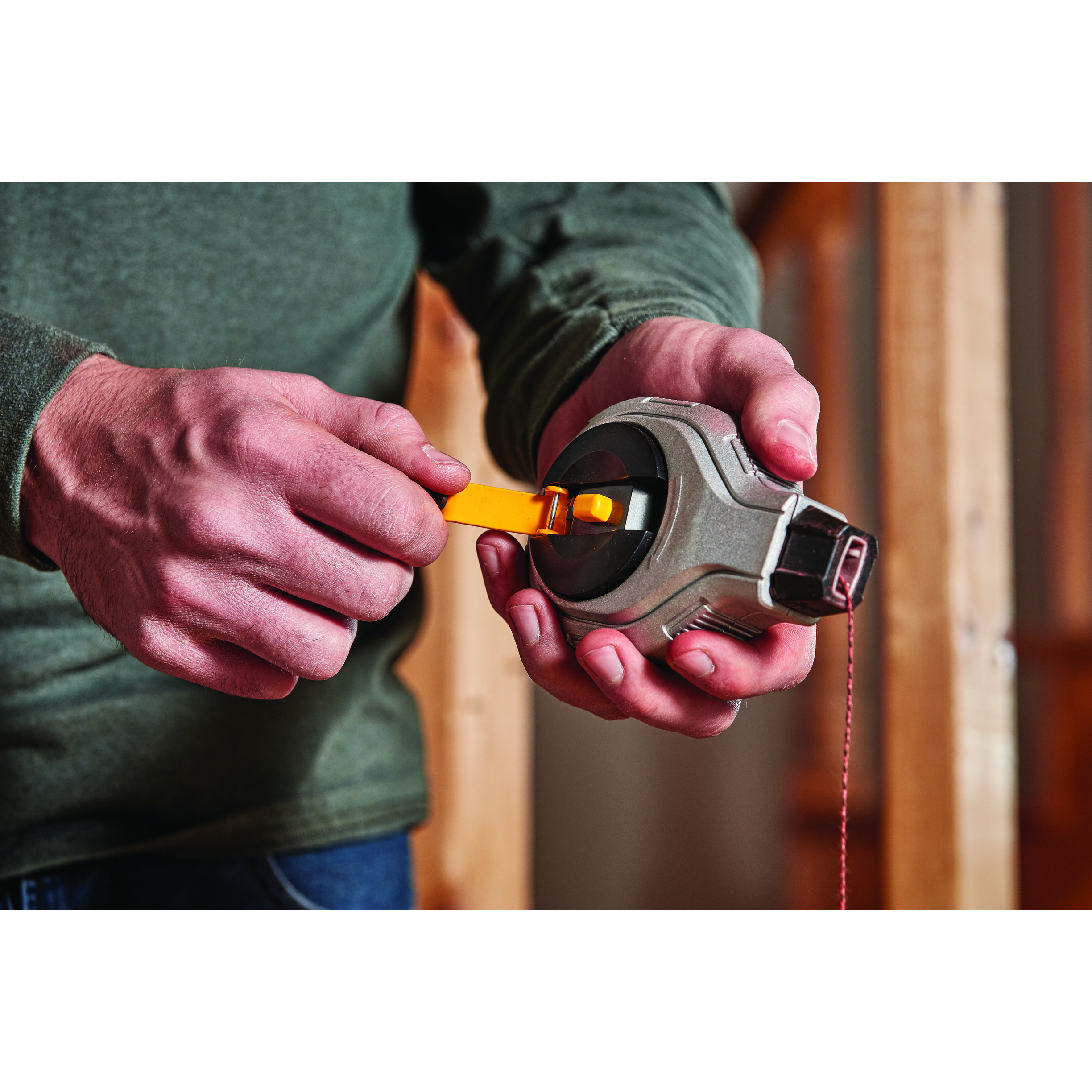 White Cap  DEWALT 3-1 Chalk Reel