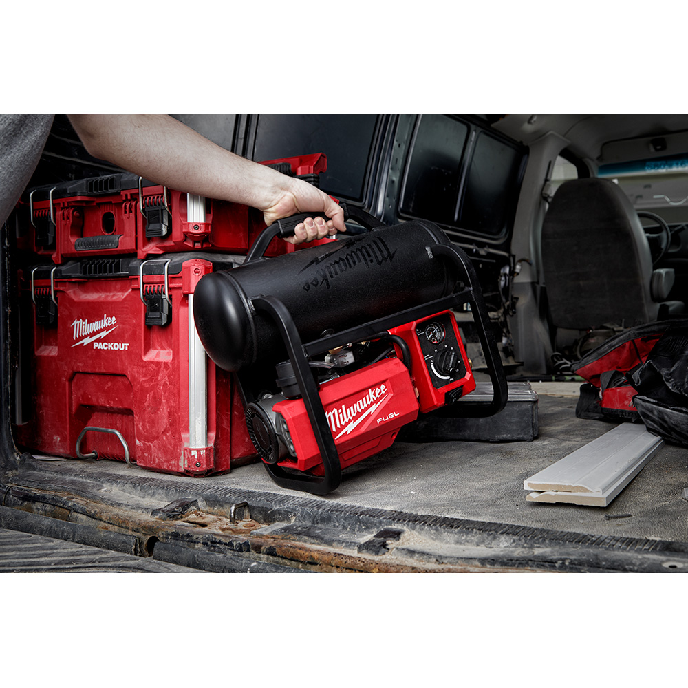 Milwaukee M18 FUEL Brushless 2 Gal. Portable 135 psi Cordless Air  Compressor (Tool Only) - Power Townsend Company