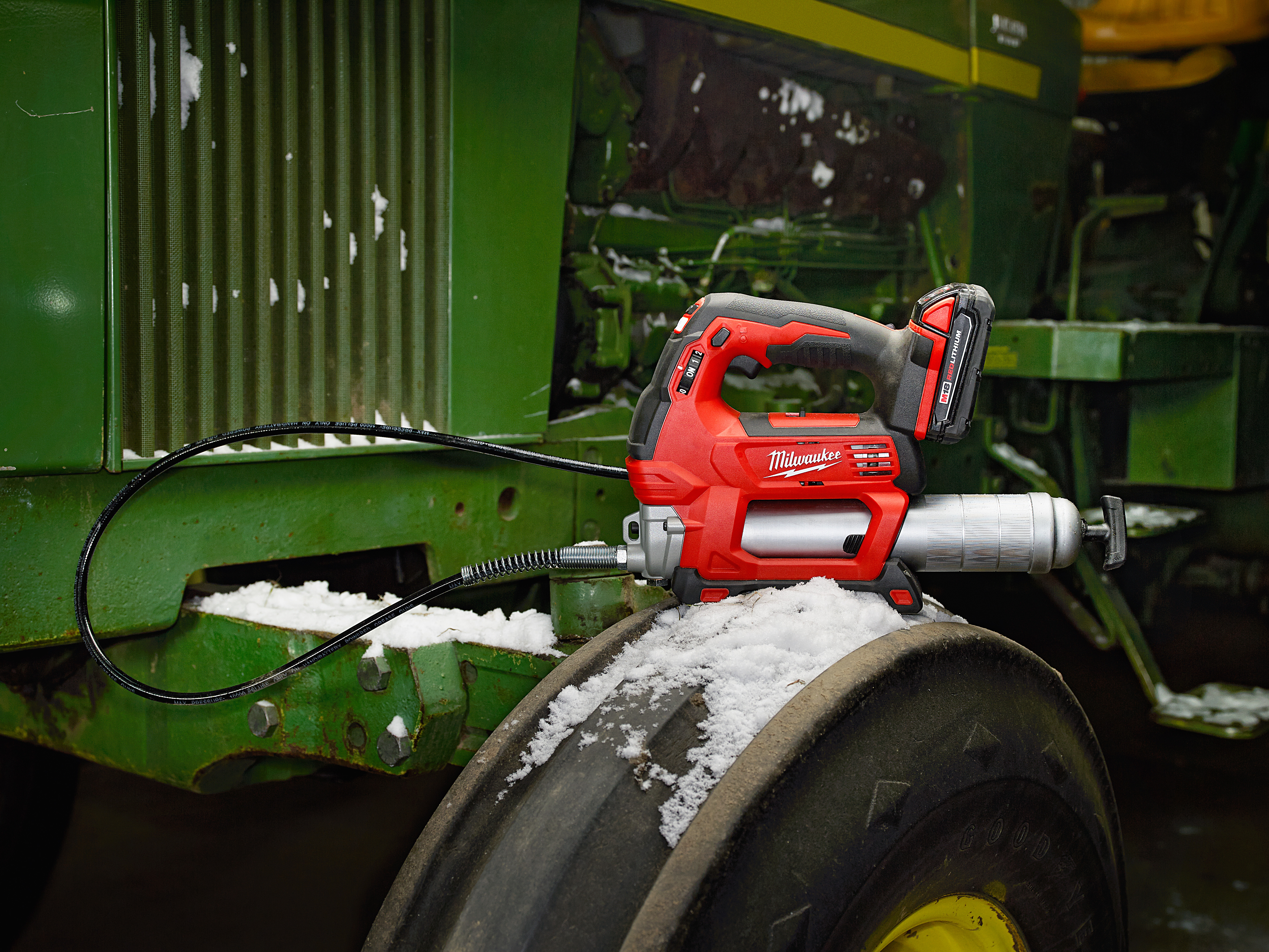 Milwaukee M18 Cordless Grease Gun with Battery White Cap