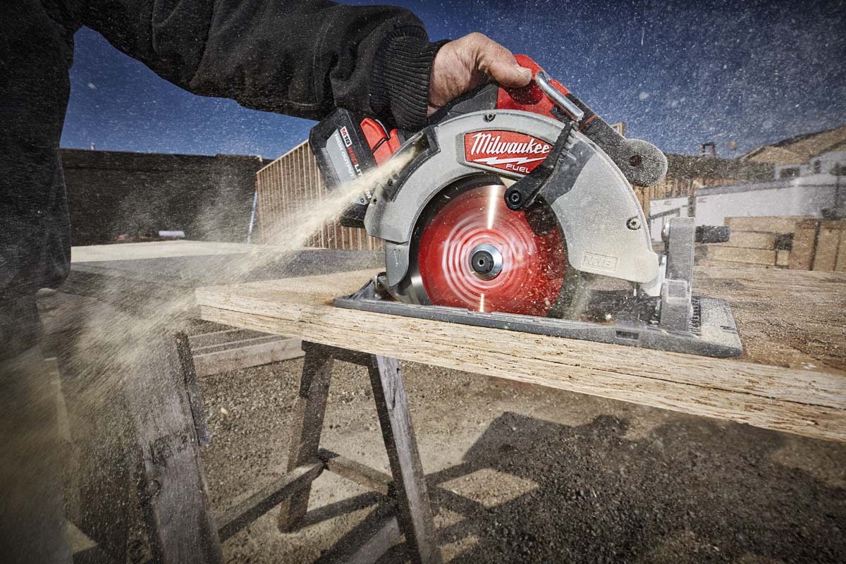 Milwaukee M18 FUEL Brushless 7-1/4 In. Cordless Circular Saw Kit with 12.0  Ah Battery & Charger - Power Townsend Company